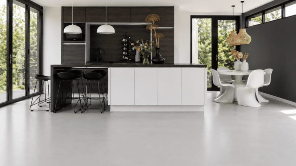 Luxe PU gietvloer in open leefkeuken